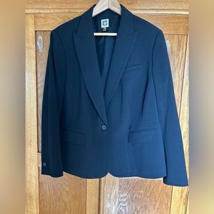 Anne Klein black blazer. Clasic style, 1 button, 3 pockets 16W. Great condition